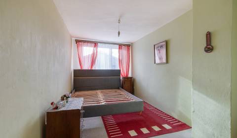 BERNOLÁKOVO, POĽOVNÍCKA, RD s pozemkom na rekonštrukciu