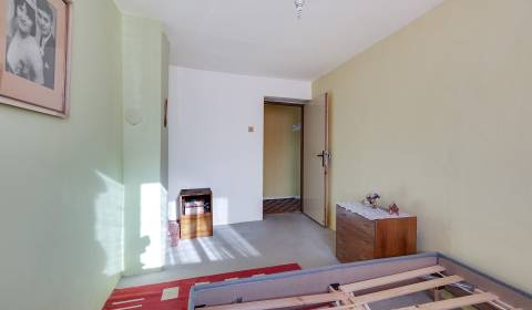 Bernolákovo, RD s pozemkom 432 m2 + 300 m2 susedný pozemok =732m2