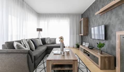 Predaj 3 izbový byt, 92 m2, Smaragdová ul, 2 x parking