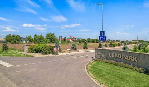 Luxusná veľkometrážna parcela za skvelú cenu Kvetoslavov,2480m2