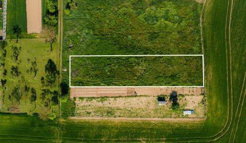 NA PREDAJ! Slnečný stavebný pozemok 1210 m2, Melčice-Lieskové, Trenčín