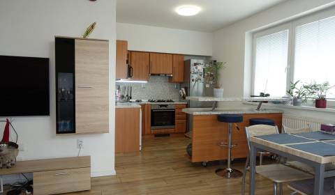 PRENÁJOM - 3-izb. byt, Kazanská ul. – Pod. Biskupice, 780,-Eur+energie
