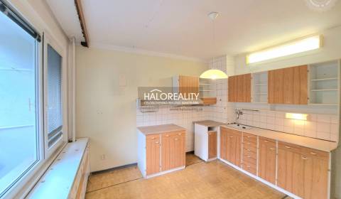 Predaj, trojizbový byt Zvolen, Zlatý Potok, veľký sl...