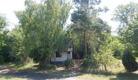 Poschodová chata  v Úľanoch nad Žitavou len 10 km od Podhájskej