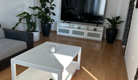 Veľký, slnečný 3,5-izbový byt