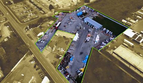 Priemyselný areál 9 000 m2 s montovanou halou 340 m2 - Nové Mesto n/V