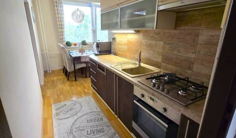 Priestranný 4 izbový byt, 80m²  na ul. Mukačevskej, Prešov