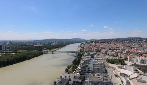 Prenájom luxusného 3 izbového bytu v objekte EUROVEA TOWER