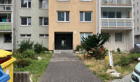 3 izbový by s loggiou v pôvodnom stave – Rozvodná 15, Kramáre