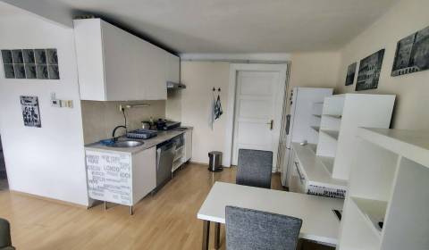 Prenájom pekný 2 izbový, Špitálska ulica, Bratislava I. Staré Mesto