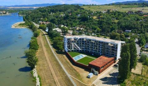 2 i prémiový byt s loggiou, šatníkom a kobkou, bazén, Banka - Piešťany