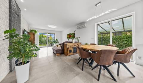 BÝVAJTE SKORO BEZ NÁKLADOV V DOME SNOV: 4-IZB. BUNGALOV 124 m2
