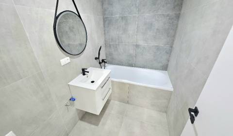 3 izbový byt Bánovce nad Bebravou / CENTRUM- STRED / 56 m2 / NOVÁ REKO