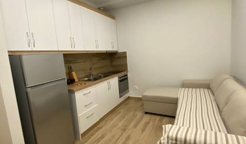 Sarandë - novozariadený apartmán s výhľadom na more
