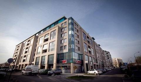 Na predaj obchodný priestor v polyfunkčnej budove, Vajnorská ul.