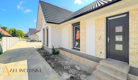 NOVINKA!!! MODERNÉ NOVOSTAVBY NA KĽÚČ | ZLATÉ MORAVCE