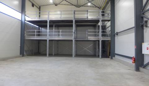Sklad na prenájom s kanceláriami a zázemím o ploche 370 m2