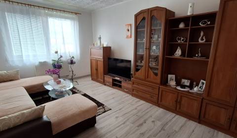 PREDAJ: 3 izbový byt s loggiou - Komárno, č. Ďulov Dvor