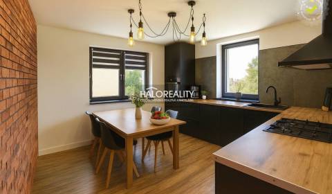 Predaj, rodinný dom Liptovský Hrádok, Dovalovo, 1200...