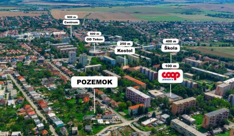 PREDAJ - STAVEBNÝ POZEMOK SO STARŠÍM DOMOM - ZLATÉ MORAVCE