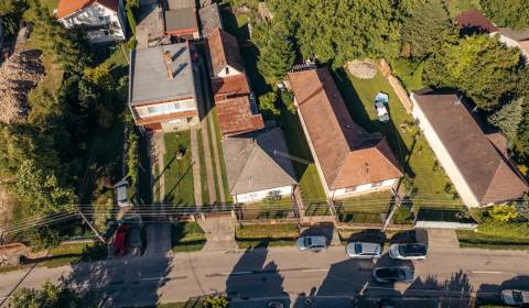 NA PREDAJ RODINNÝ DOM S POZEMKOM 1288 M2_Mechcenice-Podhorany