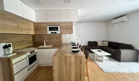 PREDAJ 3 izbový, tehlový byt v centre - KOMÁRNO