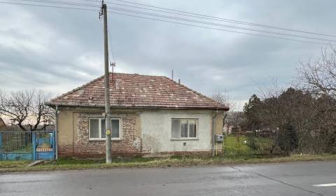 Na predaj rodinný dom v obci Okoličná na Ostrove, časť Štúrová.