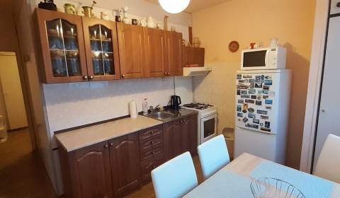 Priestranný 3-izbový byt s balkónom na predaj v Rožňave