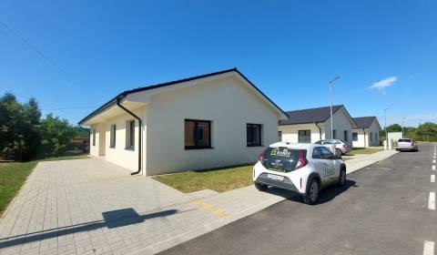 PREDAJ - NOVOSTAVBA - NEMČIŇANY