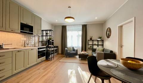 NADŠTANDARDNÝ zariadený 3i byt pri Horskom parku,BA I.,79 m2