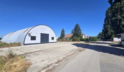 Prenájom – HALA 641 m2 – skladové alebo výrobné priestory, Ružinov