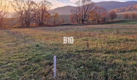 1375 m² pokoja a priestoru – pozemok medzi obcou a prírodou