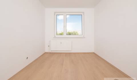 Slnečný 3-izbový byt, 74 m², Švabinského ulica, Bratislava – Petržalka