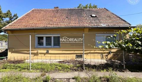 Predaj, rodinný dom Komárno, pokojná lokalita, príst...