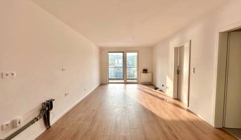 – PREDAJ – 2 IZBOVÝ BYT S LOGGIOU 56m2 – VERDENA – RAČA