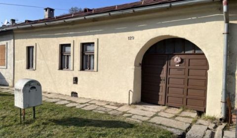 Priestranný rodinný dom v Hniezdnom s možnosťou rekonštrukcie