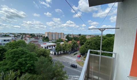 Na predaj, 4 izbový byt v blízkosti centra mesta Piešťany