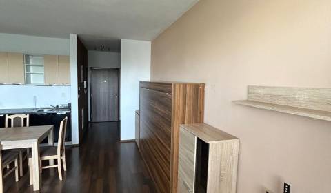 1 izbový byt so zariadením a balkónom, parkingom, Stupava