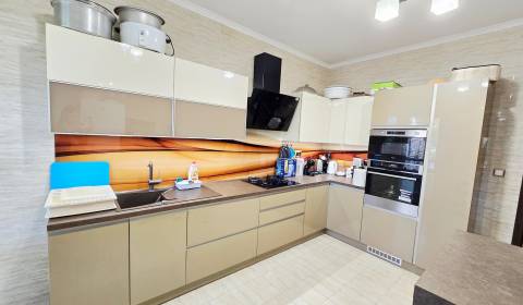 ZĽAVA!!! priestranný rodinný dom Moravany nad Váhom