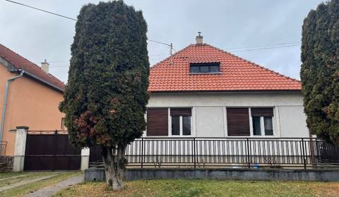 Na predaj rodinný dom s veľkým pozemkom v Križovanoch nad Dudváhom