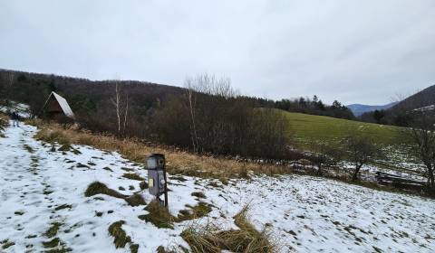 NA PREDAJ- Pozemok v obci Vydrná