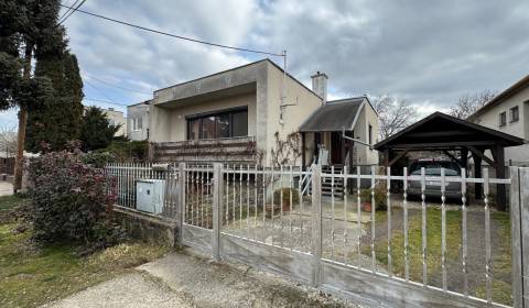 NA PREDAJ rodinný dom v Jelšovciach - EXKLUZÍVNE