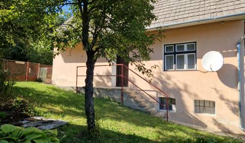 Chalupa v Osuskom, pozemok 940 m2, okres Senica