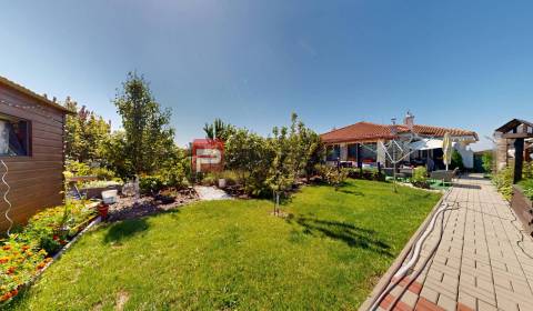 PREDAJ 4 izbový bungalov Slovenský grob - Malý raj