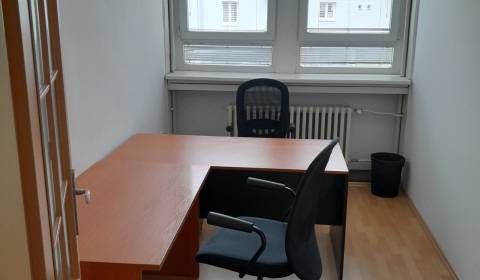 Klimatizovaná 2 - kancelária 29,5 m2 pri POLUS-e na Pluhovej ul.