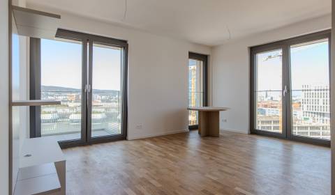 Rohový 3i apartmán s 2 balkónmi v projekte Metropolis