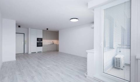 Predaj veľký 3 izbový byt, 97 m2, novostavba, Arboria, Veterná ulica.