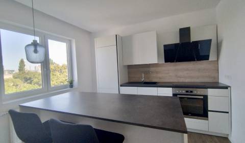 Prenájom štýlový 2 izbový byt, Krížna ulica, Bratislava I. Staré Mesto
