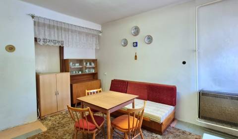 SLOVREAL: Na predaj veľký 2 izbový byt Hodruša-Hámre, 85 m2 