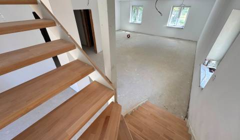 Na predaj 5 - izbový RODINNÝ DOM,  Senec